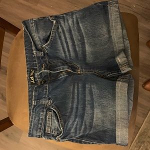 LEI size 9 juniors, denim shorts